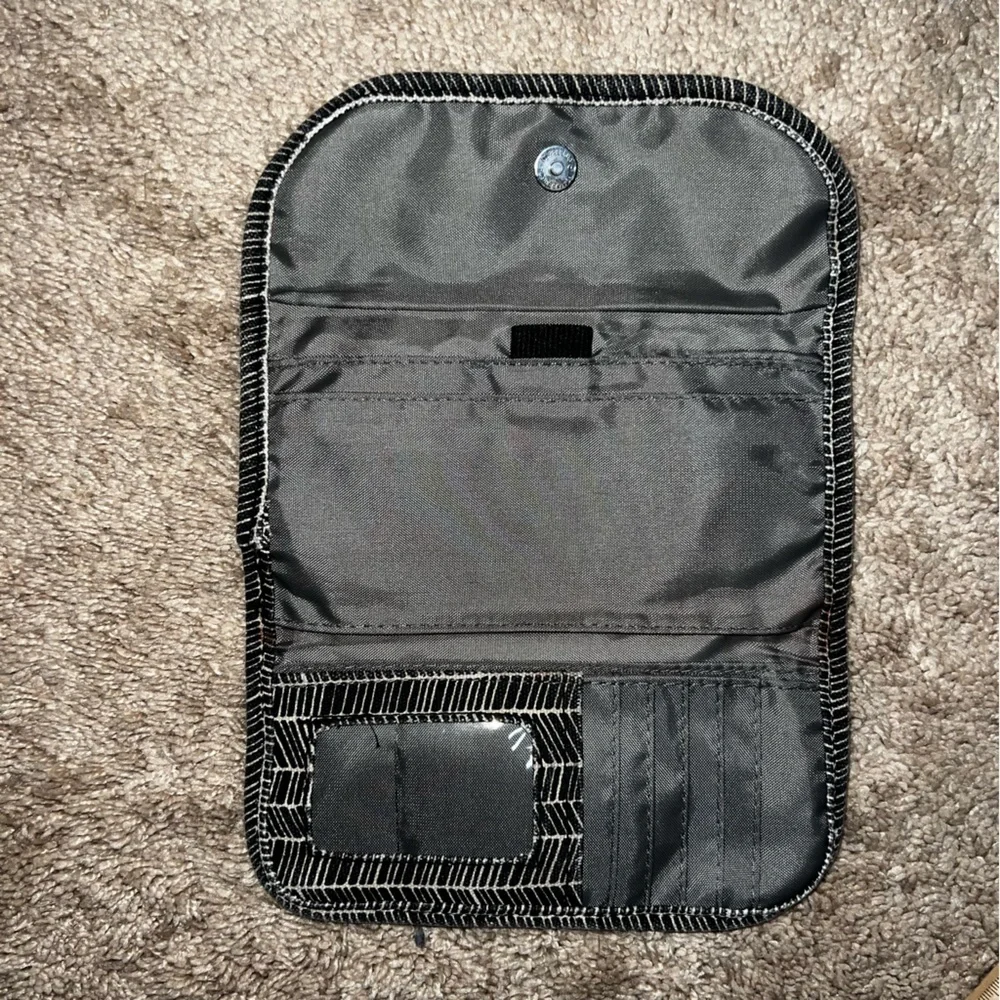 KAVU Big Spender Tri-fold Wallet Clutch Travel Organizer